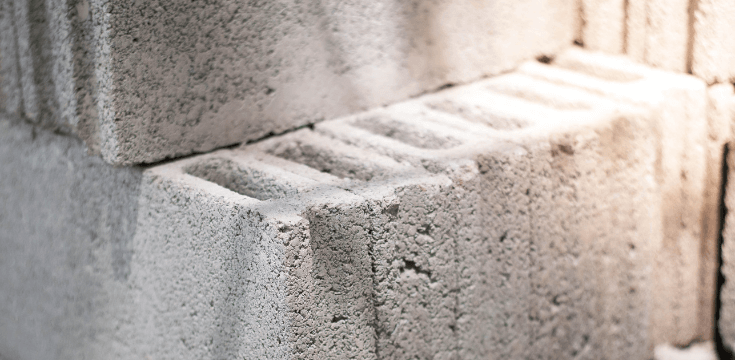 découvrez le prix moyen pour la construction d'un garage de 60m2 en parpaing, incluant les coûts des matériaux et de la main-d'œuvre, pour bien planifier votre projet.