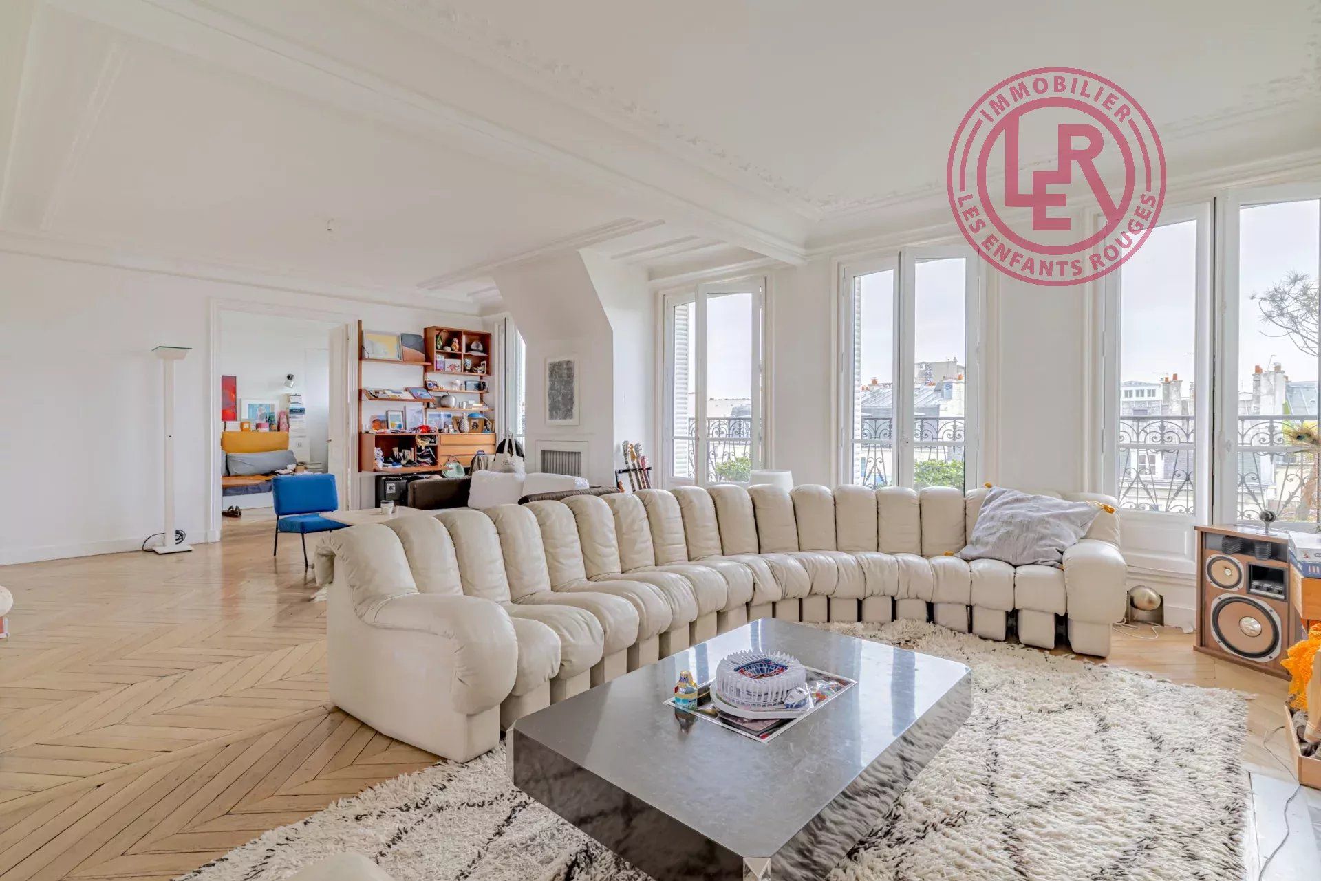 découvrez les prix au m² pour les greniers et optimisez l'aménagement de votre espace sous toiture.