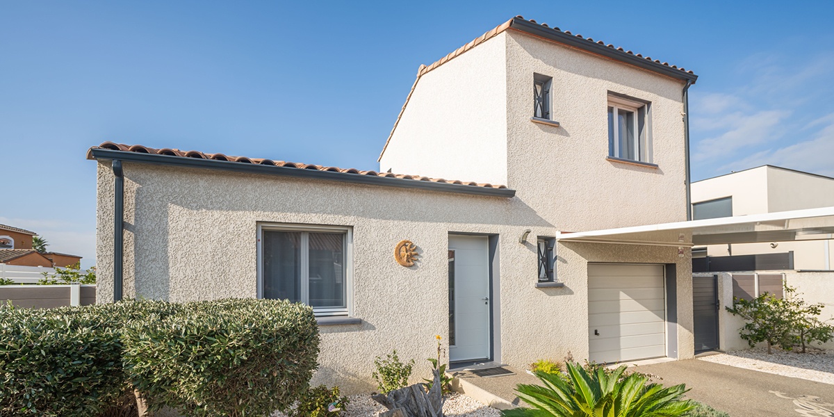 découvrez nos conseils et estimations pour le prix intérieur d'une maison haut de gamme, alliant design élégant et matériaux de qualité supérieure.