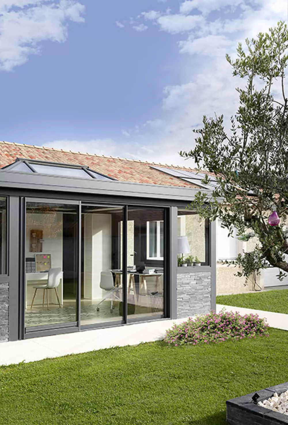 découvrez le prix au m² pour une extension en brique, guide complet pour estimer le coût de votre projet de construction ou rénovation.