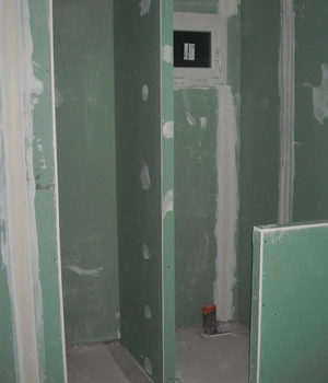 découvrez le prix au m² du placo hydrofuge, ses avantages et conseils pour bien choisir ce matériau idéal pour les pièces humides.