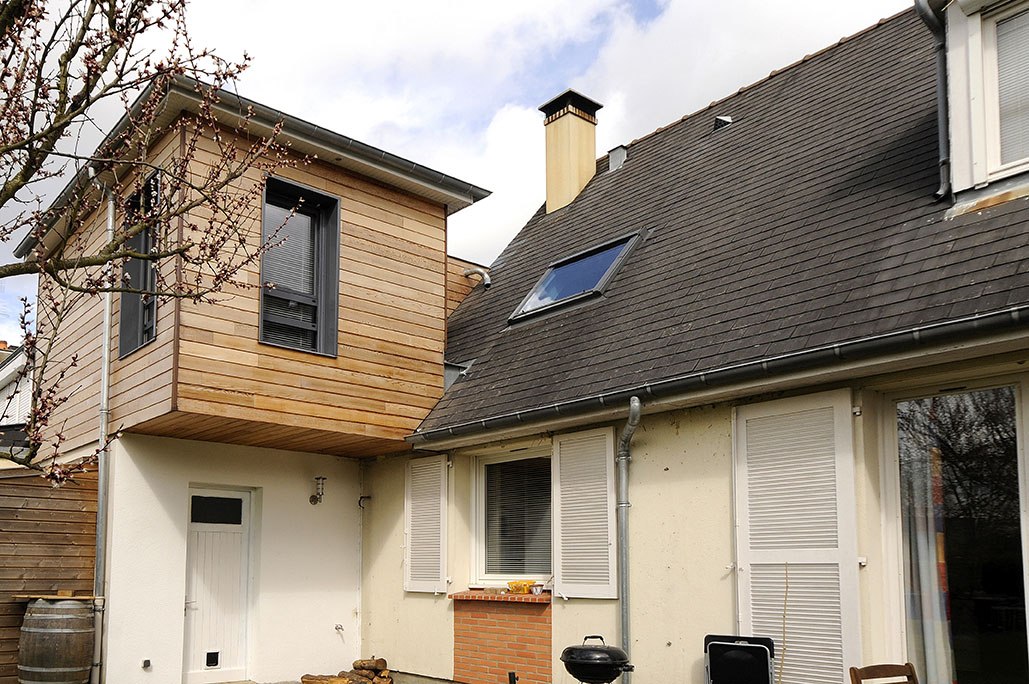 découvrez le prix au m² pour une surélévation en ossature bois, une solution écologique et esthétique pour agrandir votre maison.