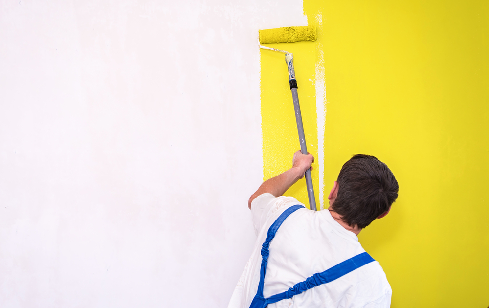 découvrez un guide économique des prix de la main d’œuvre pour la peinture au m2, afin d’estimer votre budget travaux rapidement et efficacement.