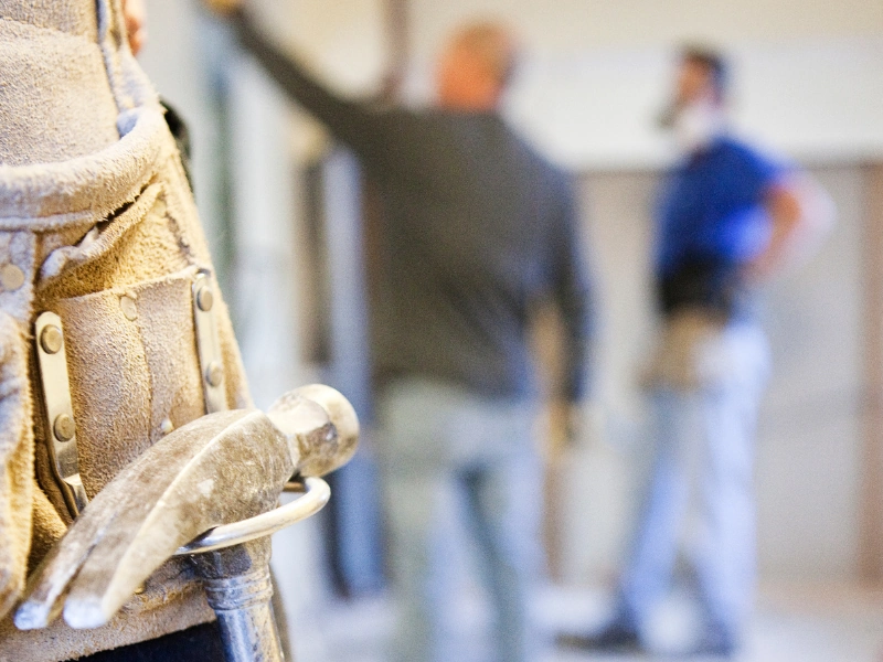 découvrez les tarifs de la main d'œuvre pour vos travaux de rénovation et préparez votre budget efficacement.