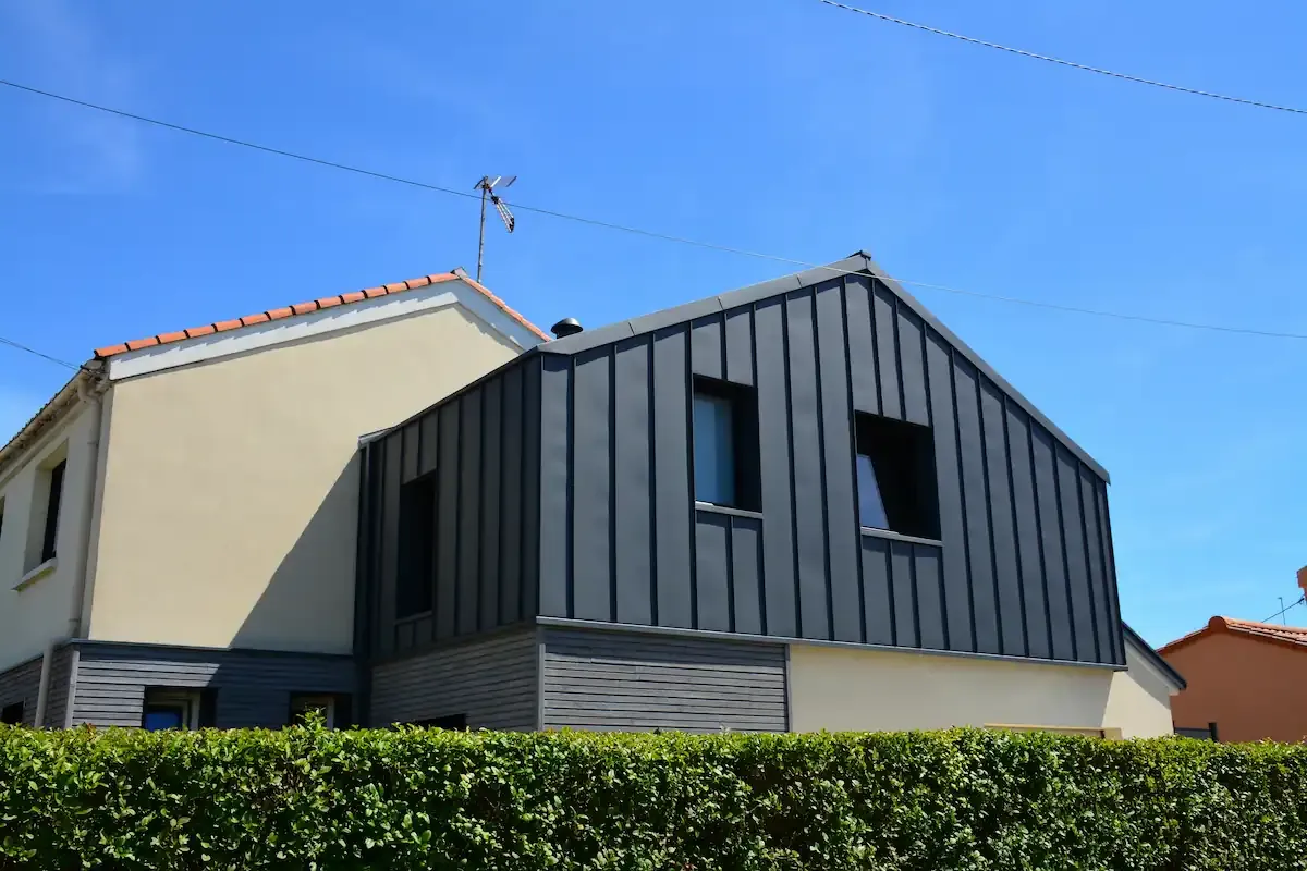 découvrez les prix moyens pour l'achat ou la construction d'une maison de 30m2 et obtenez des conseils pour bien estimer votre budget immobilier.