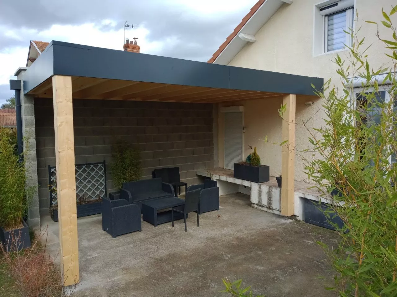 prix maison toit terrasse découvrez le prix d'une maison avec toit terrasse et les facteurs qui influencent son coût. guide complet pour bien estimer votre projet immobilier.
