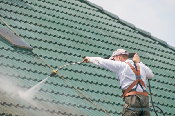 découvrez les prix du nettoyage de toiture pour entretenir et protéger votre maison. estimations, conseils et tarifs compétitifs pour un toit propre et durable.