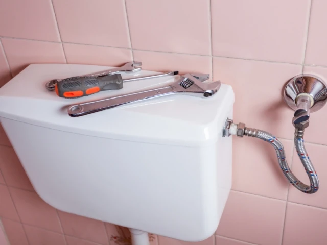 découvrez le prix moyen pour un changement de robinet de wc par un plombier professionnel. guide des coûts, conseils et astuces pour bien choisir votre prestataire.
