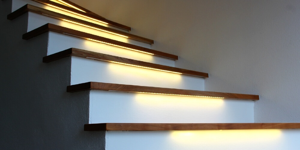 découvrez les tarifs pour la pose d'escalier, conseils pour choisir le bon professionnel et estimer le coût total de votre projet d'aménagement.