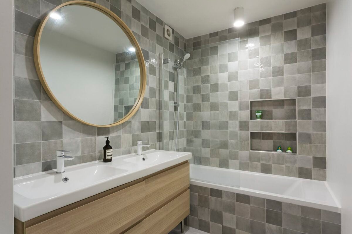 découvrez les tarifs pour la pose de faïence dans votre salle de bain. obtenez un devis clair et précis pour une rénovation réussie et un résultat esthétique.