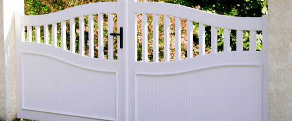 découvrez les prix pour la pose de portail, comparez les tarifs des professionnels et trouvez la meilleure offre pour installer votre portail en toute sérénité.