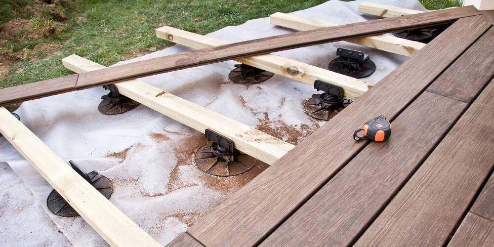 découvrez les prix et tarifs pour la pose d'une terrasse en bois sur pilotis. guide complet pour estimer le coût selon les matériaux et la complexité des travaux.