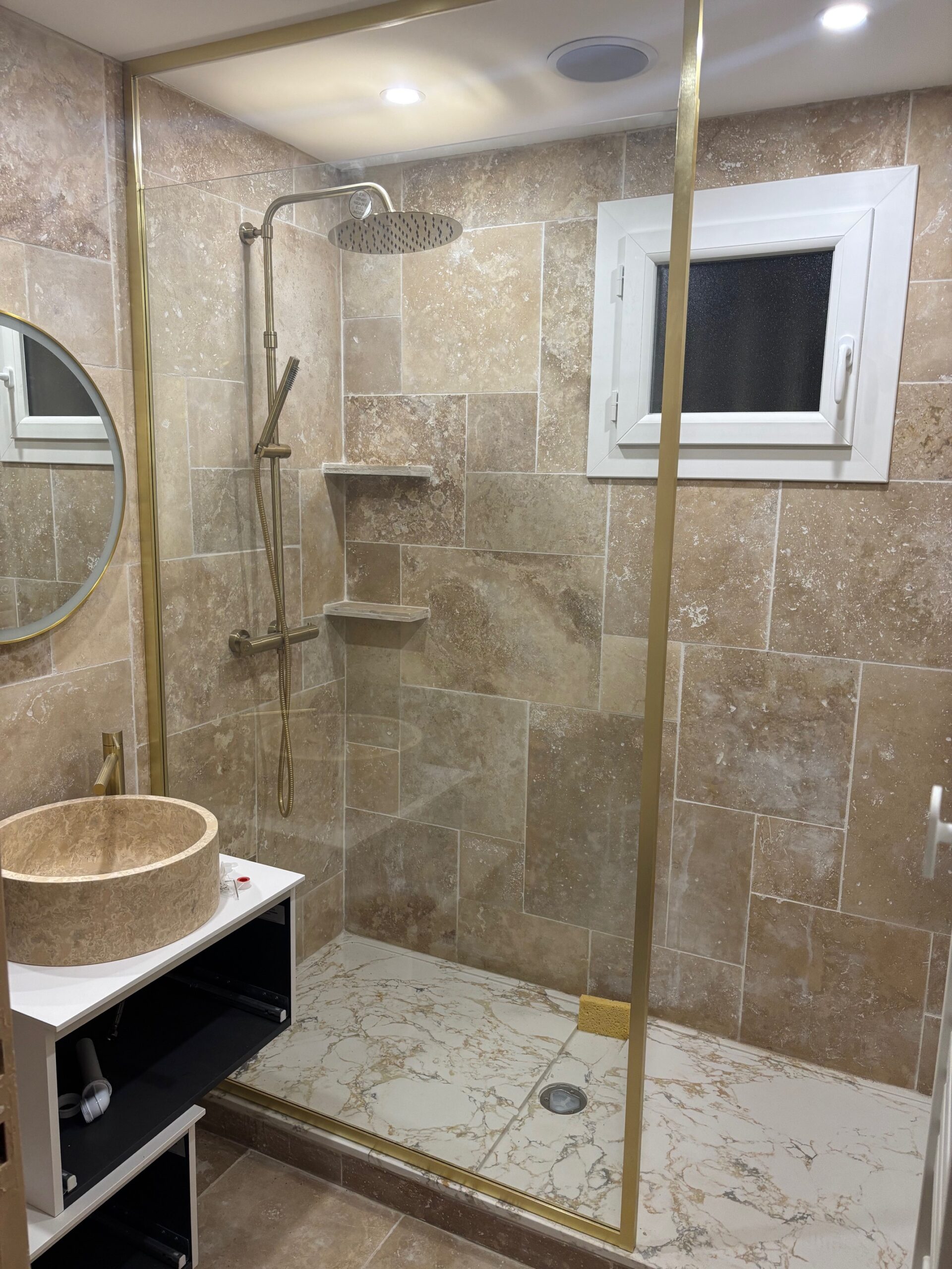 découvrez les prix de la pose de travertin pour embellir votre intérieur ou extérieur avec élégance. guide complet des coûts et conseils.