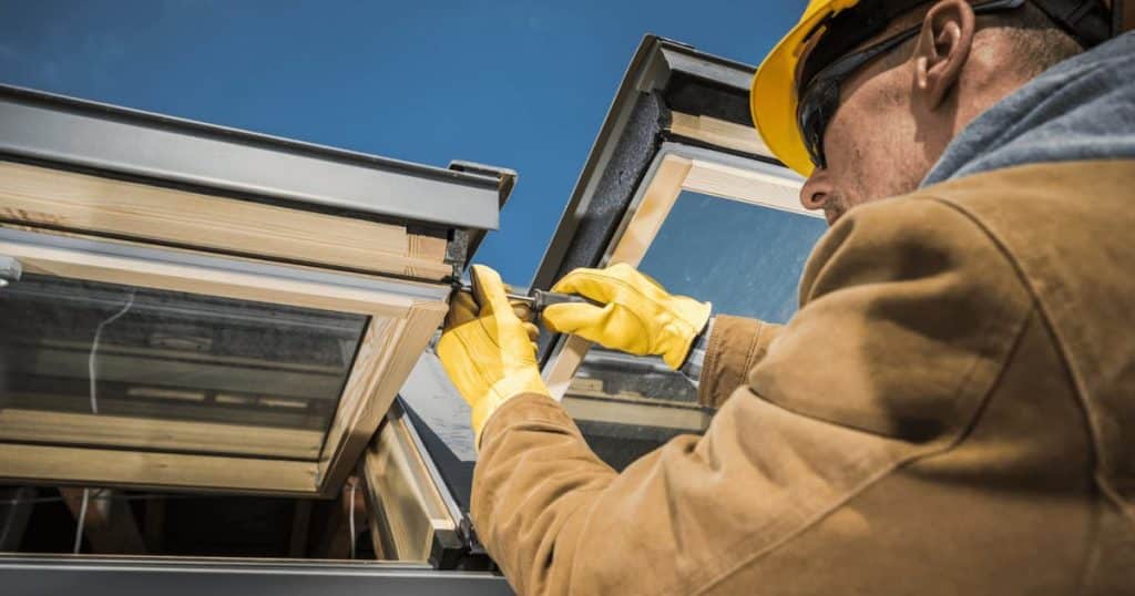 découvrez le prix de la pose d'un velux, des tarifs compétitifs et des conseils pour une installation réussie et conforme.
