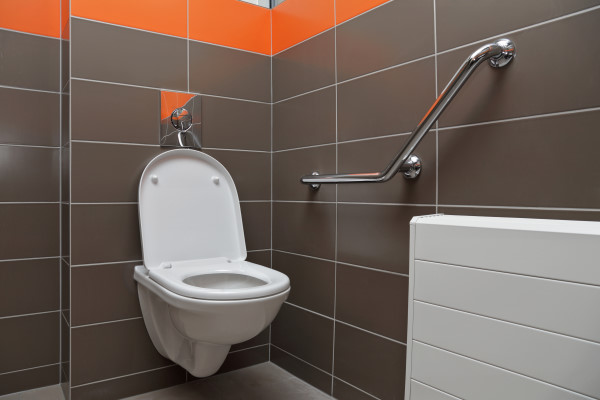 découvrez les prix moyens pour la pose d'un wc suspendu, ainsi que les facteurs influençant le coût et des conseils pour bien choisir votre installateur.