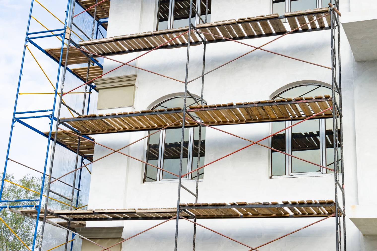 découvrez nos tarifs compétitifs pour le ravalement de façade et redonnez un coup de neuf à votre habitation avec des professionnels qualifiés.