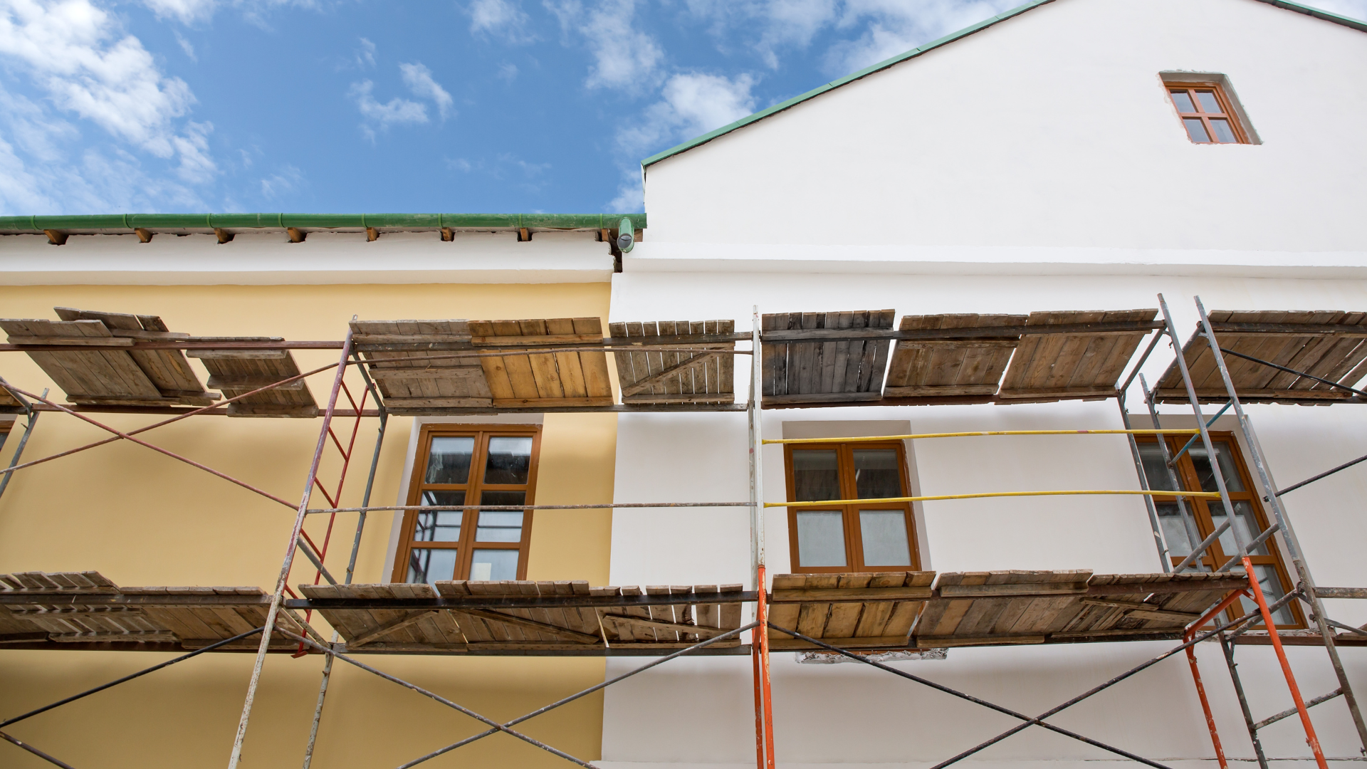 découvrez les prix du ravalement de façade et obtenez des conseils pour estimer le coût de vos travaux de rénovation extérieure.