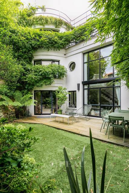 découvrez les prix pour refaire une façade en béton à boulogne-billancourt en 2025. obtenez un devis précis pour vos travaux de rénovation et améliorez l'esthétique de votre bâtiment.