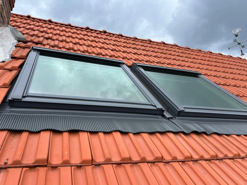 découvrez les tarifs de réfection de toiture au m2 pour estimer le coût de vos travaux de rénovation de toiture. guide complet des prix et conseils pratiques.