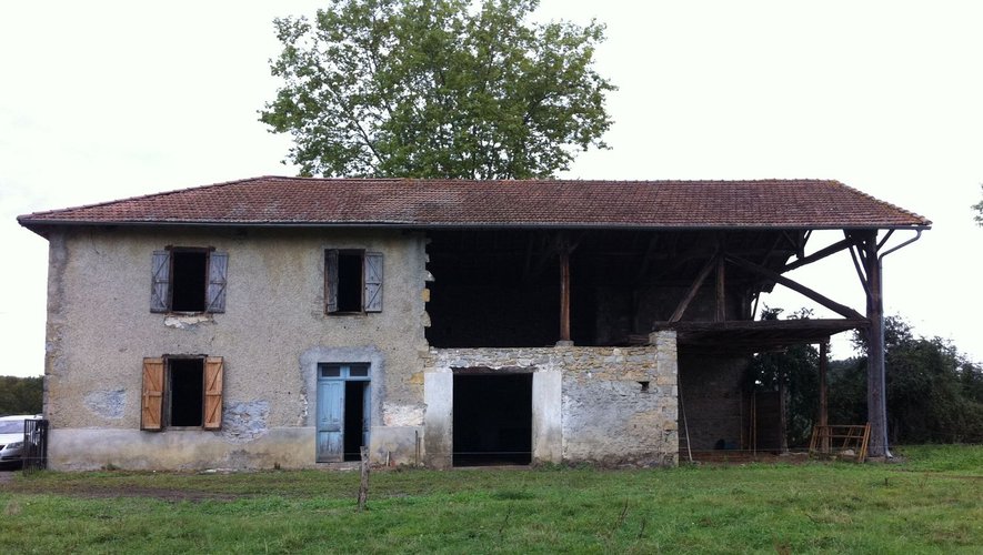 découvrez les prix pour la rénovation d'une ferme ancienne : coûts moyens, facteurs influençant le tarif, et conseils pour réussir votre projet de rénovation.