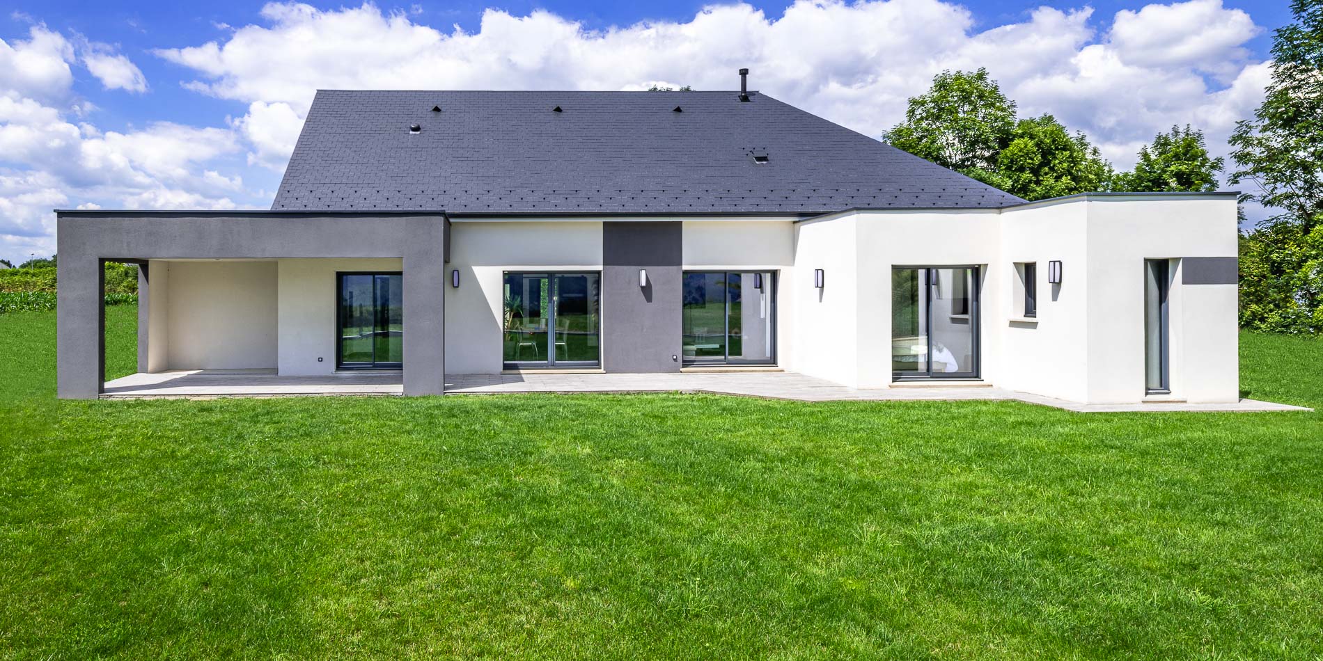 découvrez le prix moyen de rénovation d'une ferme au m² pour planifier efficacement vos travaux et maîtriser votre budget.