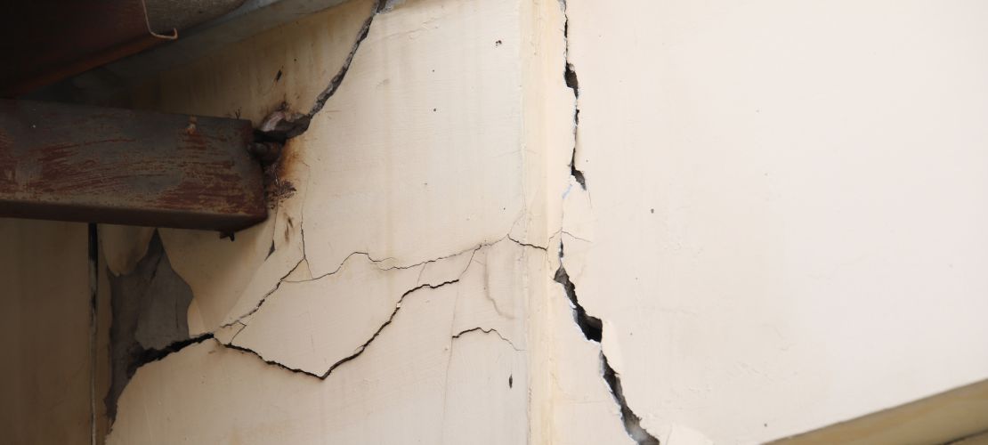 découvrez les prix moyens pour la rénovation d'un mur en pierre et obtenez des conseils pour réussir vos travaux tout en maîtrisant votre budget.