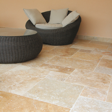 découvrez les prix de la rénovation du travertin et obtenez des conseils pour entretenir et restaurer ce magnifique matériau naturel dans votre intérieur ou extérieur.