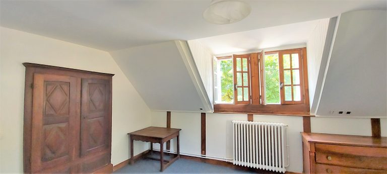 découvrez le prix pour repeindre un plafond : tarifs moyens, conseils pour économiser et choisir le bon professionnel.