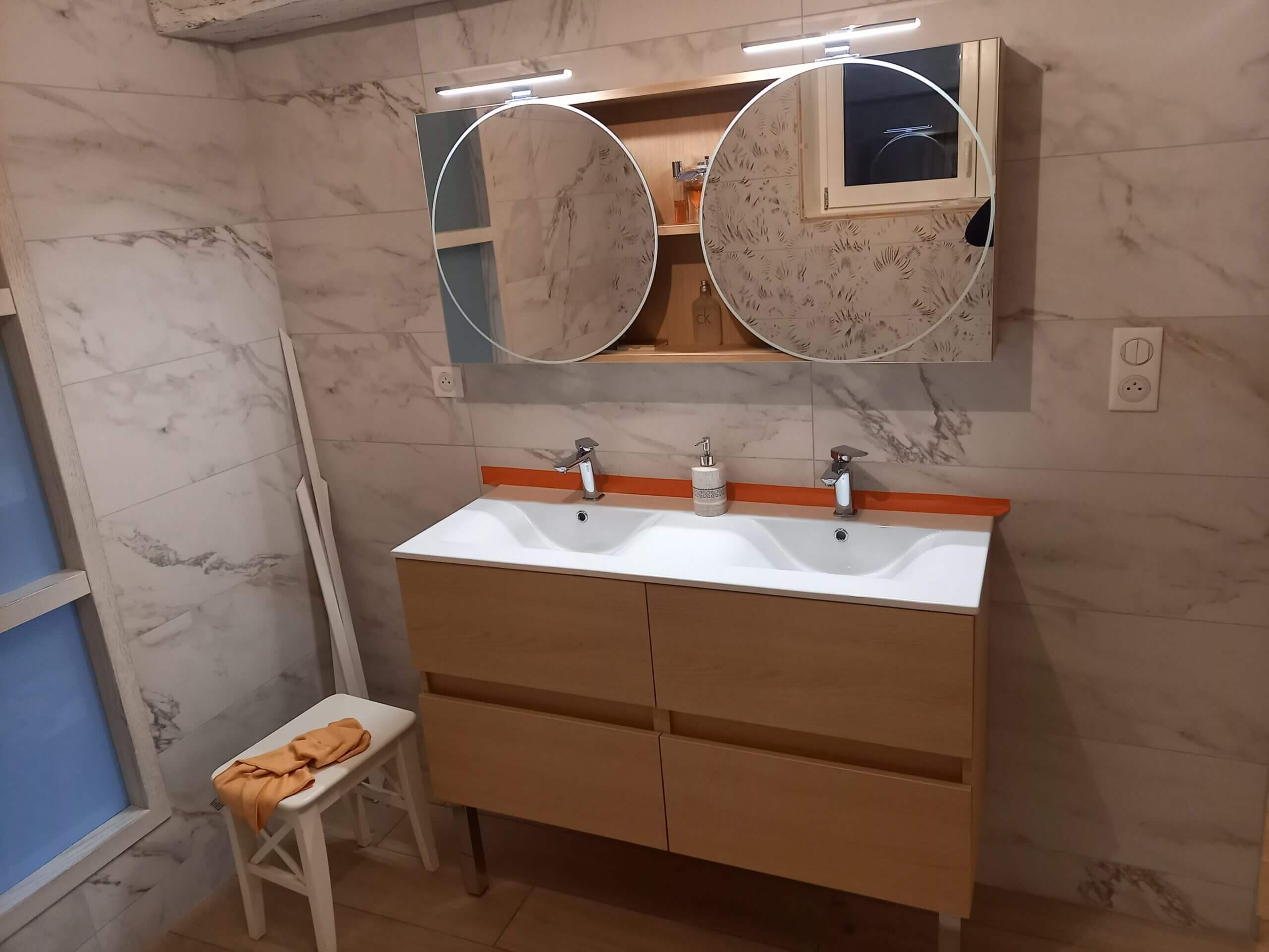 découvrez nos offres de prix pour une salle de bain clé en main : conception, rénovation et installation complètes à des tarifs compétitifs pour un projet sans souci.