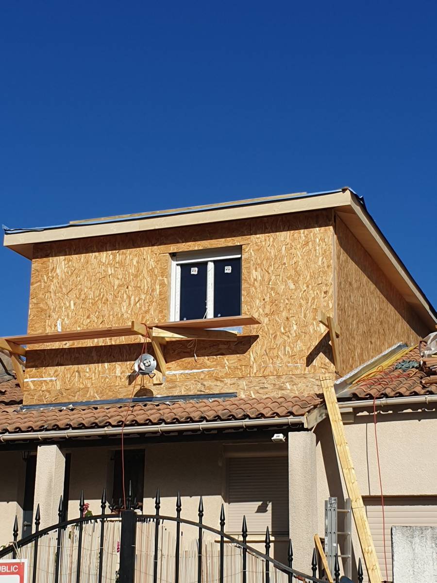 découvrez les prix moyens au mètre carré pour une surélévation de maison et optimisez votre espace habitable en toute sérénité.