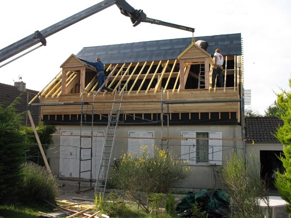découvrez les prix pour la surélévation de toiture et obtenez un devis personnalisé pour agrandir votre espace habitable avec des experts qualifiés.