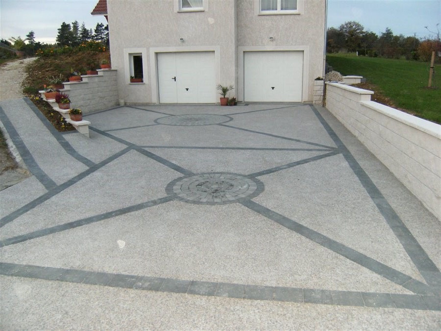 découvrez les tarifs pour la construction d'une terrasse en béton : matériaux, main-d'œuvre et conseils pour un projet réussi.