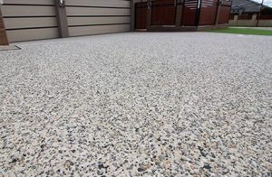 découvrez les prix pour la construction d'une terrasse en béton, facteurs influençant le coût et conseils pour un projet réussi.