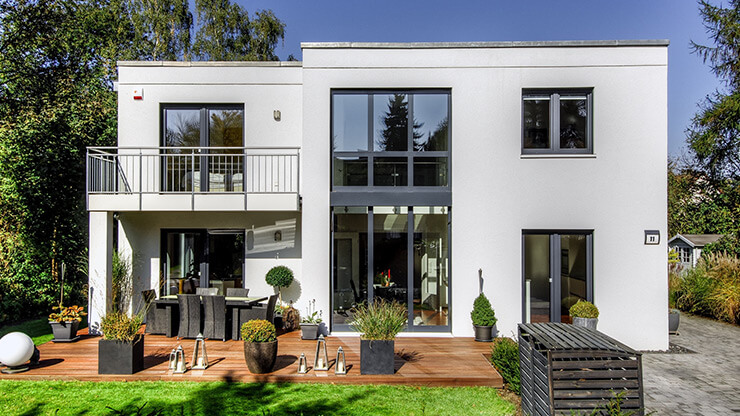 découvrez les différences de prix entre un toit plat et un toit en pente, analyse des coûts, avantages et inconvénients pour bien choisir votre toiture.