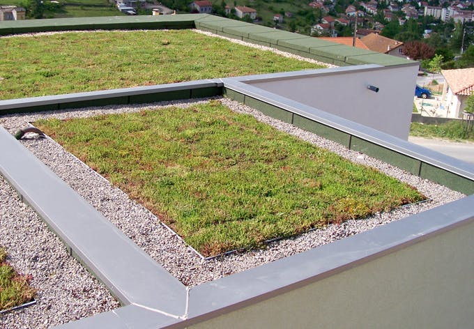 découvrez les prix au mètre carré pour une toiture terrasse, conseils et facteurs influençant le coût pour bien préparer votre budget rénovation ou construction.