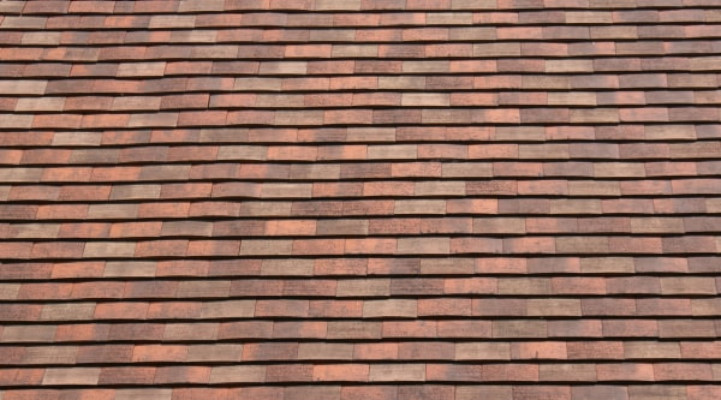 découvrez les prix compétitifs pour une toiture en tuile, avec des conseils pour choisir le meilleur rapport qualité-prix et optimiser votre budget rénovation.