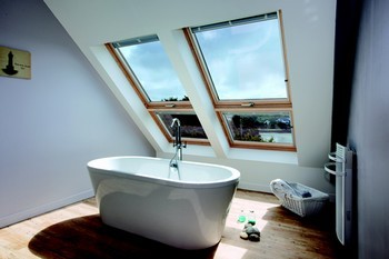 découvrez les prix des fenêtres de toit velux et trouvez le modèle adapté à votre budget. comparez les tarifs et bénéficiez de conseils pour vos travaux de rénovation.