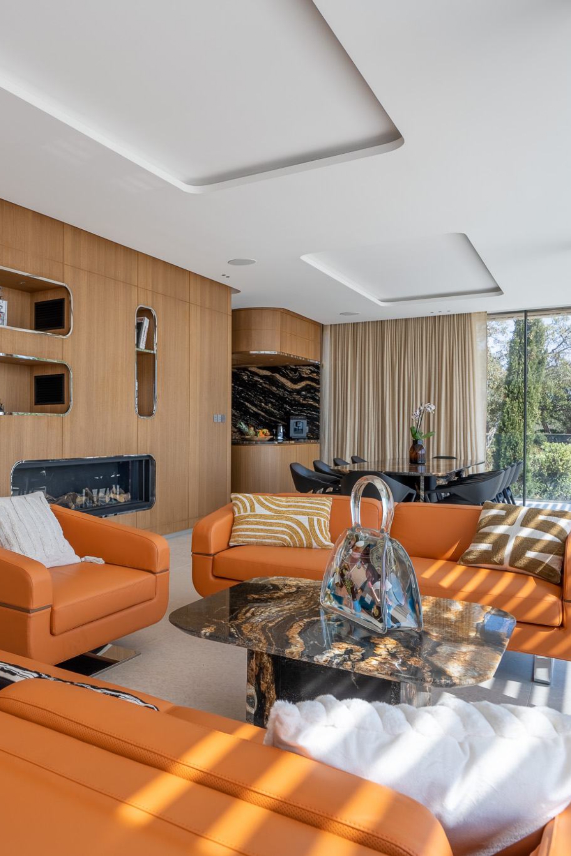 découvrez l'univers unique de quitterie de pascal, alliant élégance et savoir-faire du luxe français pour des créations d'exception.