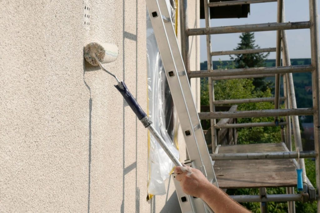 découvrez des astuces durables pour le ravalement de façade et donnez un nouveau souffle à votre bâtiment tout en respectant l'environnement.