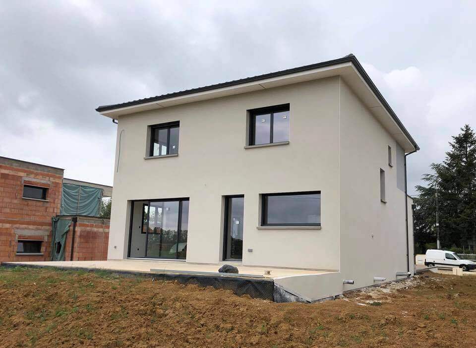 ravalement facade 1 découvrez nos services professionnels de ravalement façade pour embellir et protéger votre habitation. expertise, qualité et conseils personnalisés pour un résultat durable.