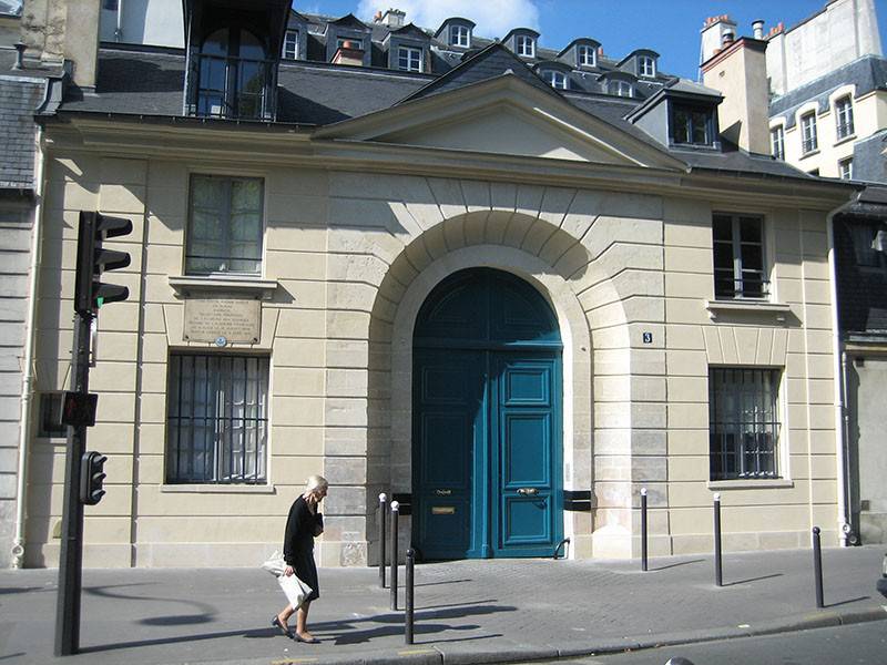 expert en ravalement de façade à paris, nous redonnons à votre bâtiment son éclat d'origine grâce à des techniques professionnelles et un savoir-faire reconnu.