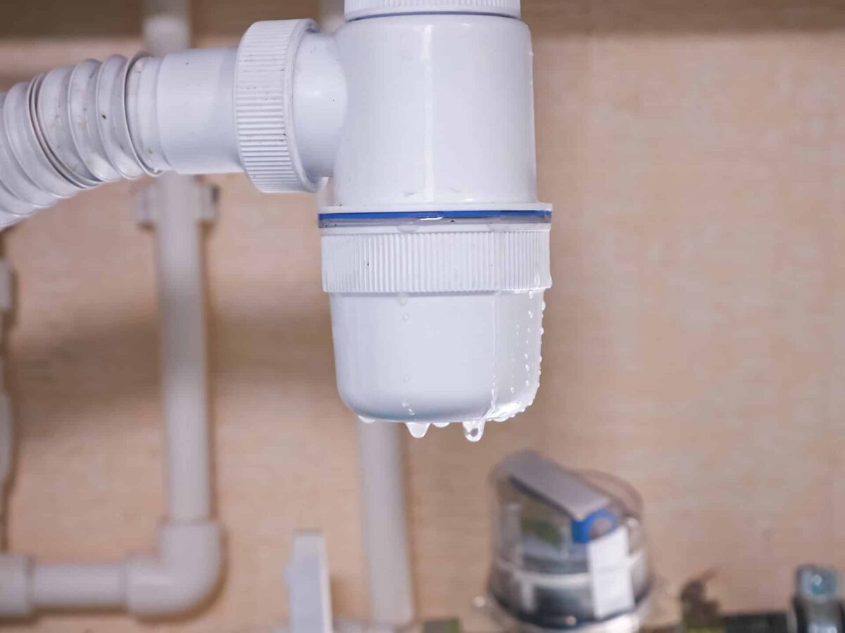 service rapide et efficace de recherche de fuite en plomberie pour résoudre vos problèmes d'infiltration d'eau rapidement.