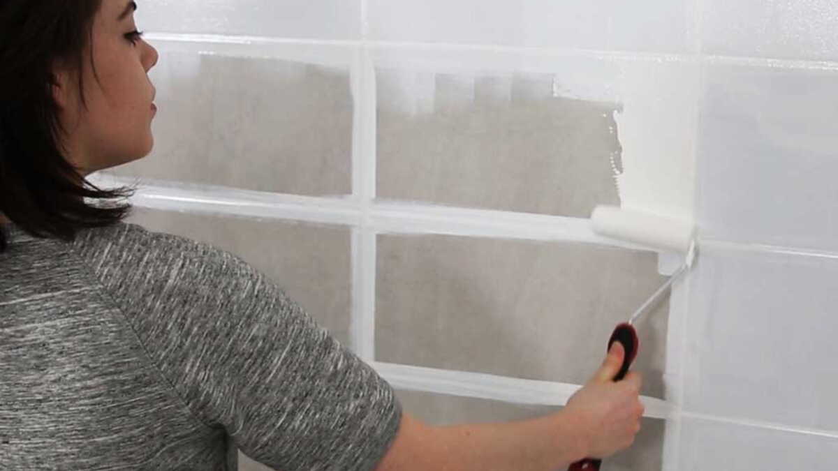 découvrez des astuces simples pour recouvrir vos murs en faïence facilement et donner un nouveau look à votre intérieur.