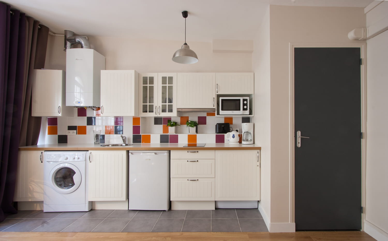 découvrez des astuces et conseils pour refaire votre cuisine pas cher tout en optimisant l'espace et le style. transformez votre cuisine sans vous ruiner !