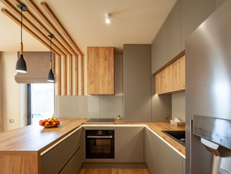 découvrez nos conseils et astuces pour refaire votre cuisine avec un petit budget en 2025. optimisez votre espace et modernisez votre intérieur sans vous ruiner.