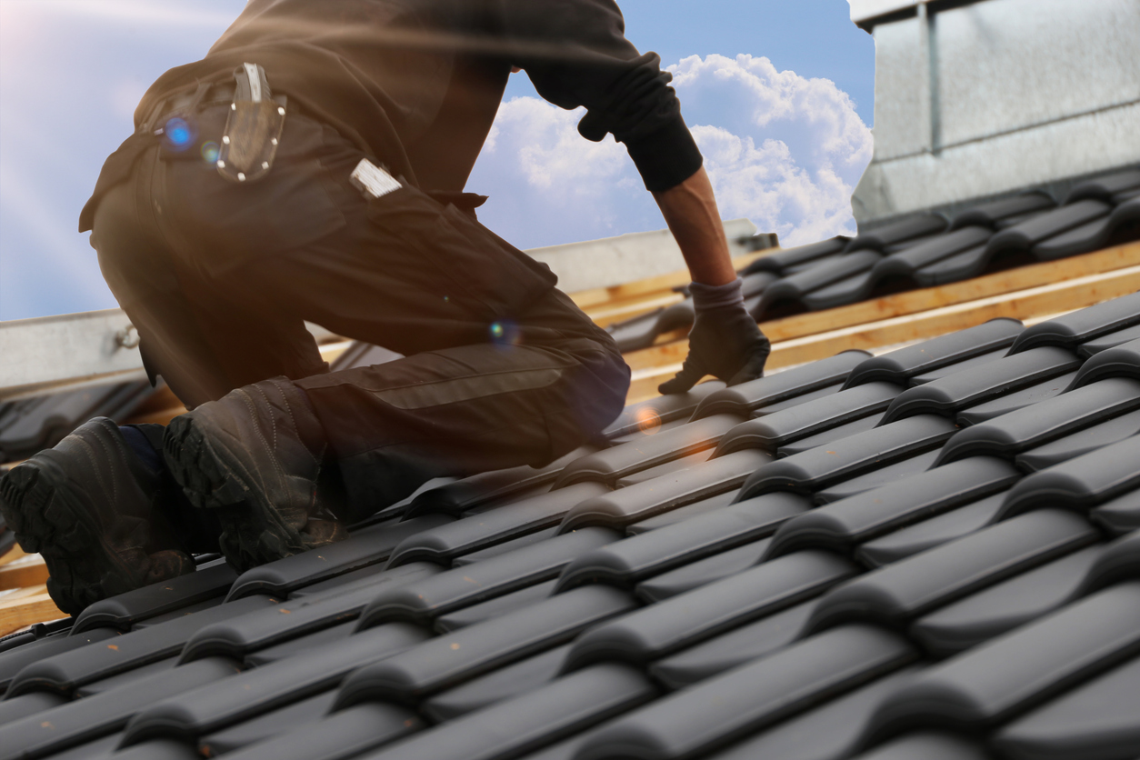 refaire votre toiture avec des experts pour valoriser votre maison grâce à une rénovation professionnelle et durable.