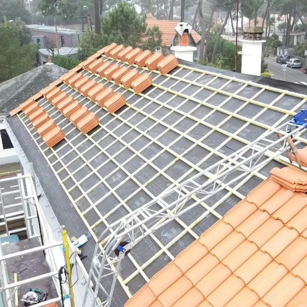 expert en réfection de toitures : rénovation, réparation et entretien pour garantir l'étanchéité et la durabilité de votre toit.