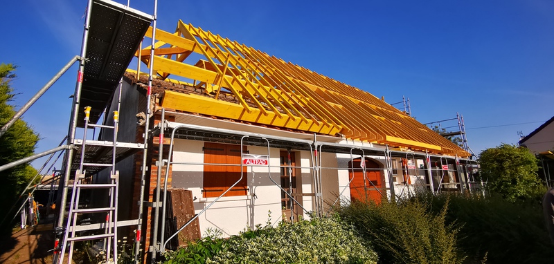 découvrez nos solutions de rehaussement de combles pour optimiser l'espace et valoriser votre maison. bénéficiez d'un aménagement sur-mesure et d'une isolation améliorée.