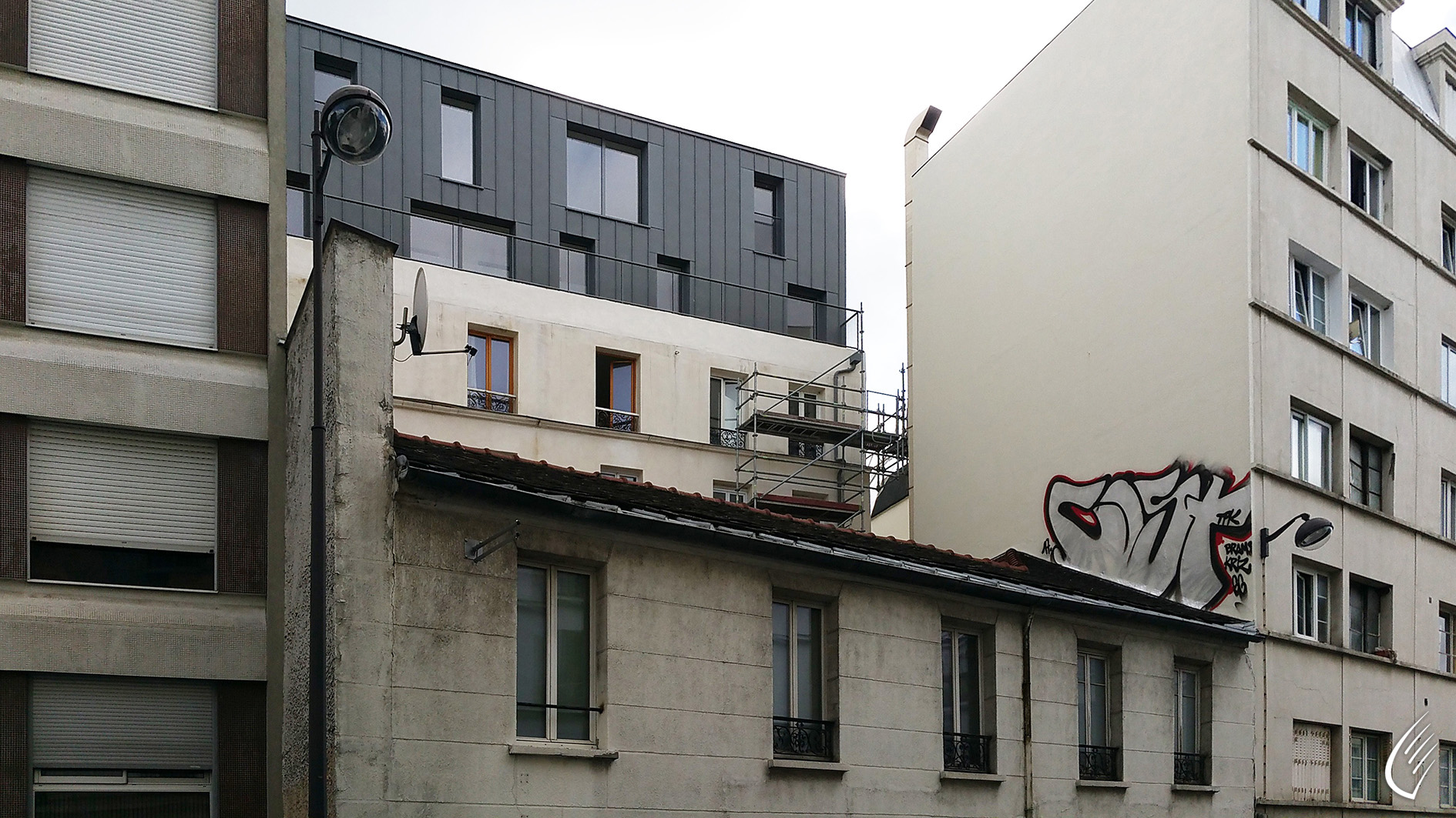 découvrez nos services de réhaussement de combles à paris 15 pour optimiser votre espace de vie. expertise, qualité et gain d'espace garantis.