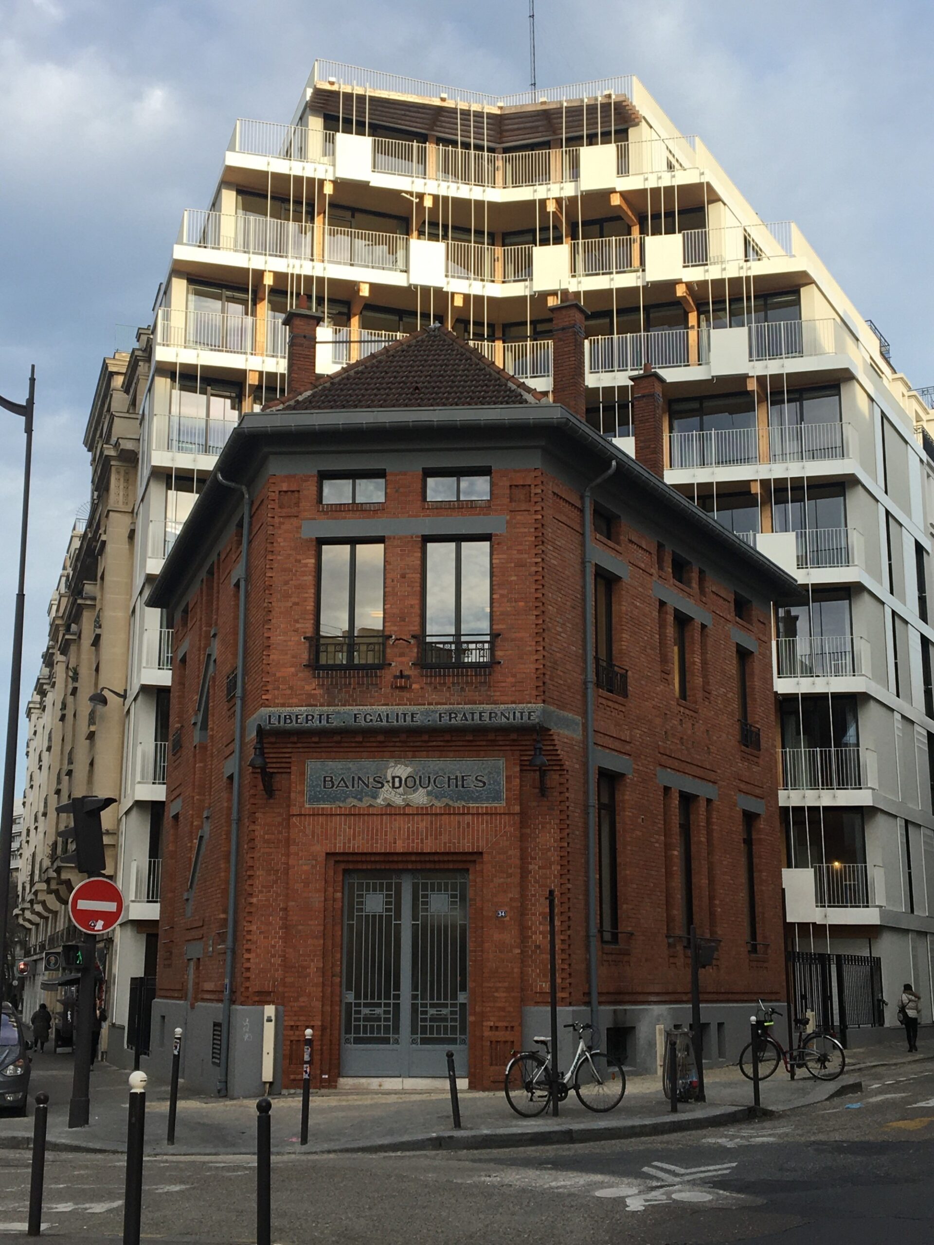transformez votre salle de bain à paris avec des designs contemporains et des solutions sur mesure pour allier confort et style.
